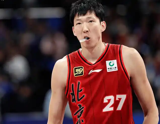 足球在线直播免费观看-赛季报销？周琦伤情曝光，伤处多次受创，名帅回应，首钢批准|首钢男篮|许利民|浙江男篮|山西男篮|北京首钢_新浪体育_新浪新闻